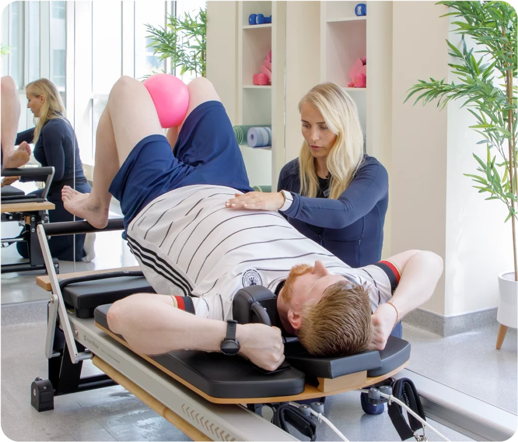Arthritis Physiotherapy - Snö Clinics | Abu Dhabi Snö Clinics Abu Dhabi physiotherapist treating arthritis – gentle exercises and manual therapy for joint stiffness.
